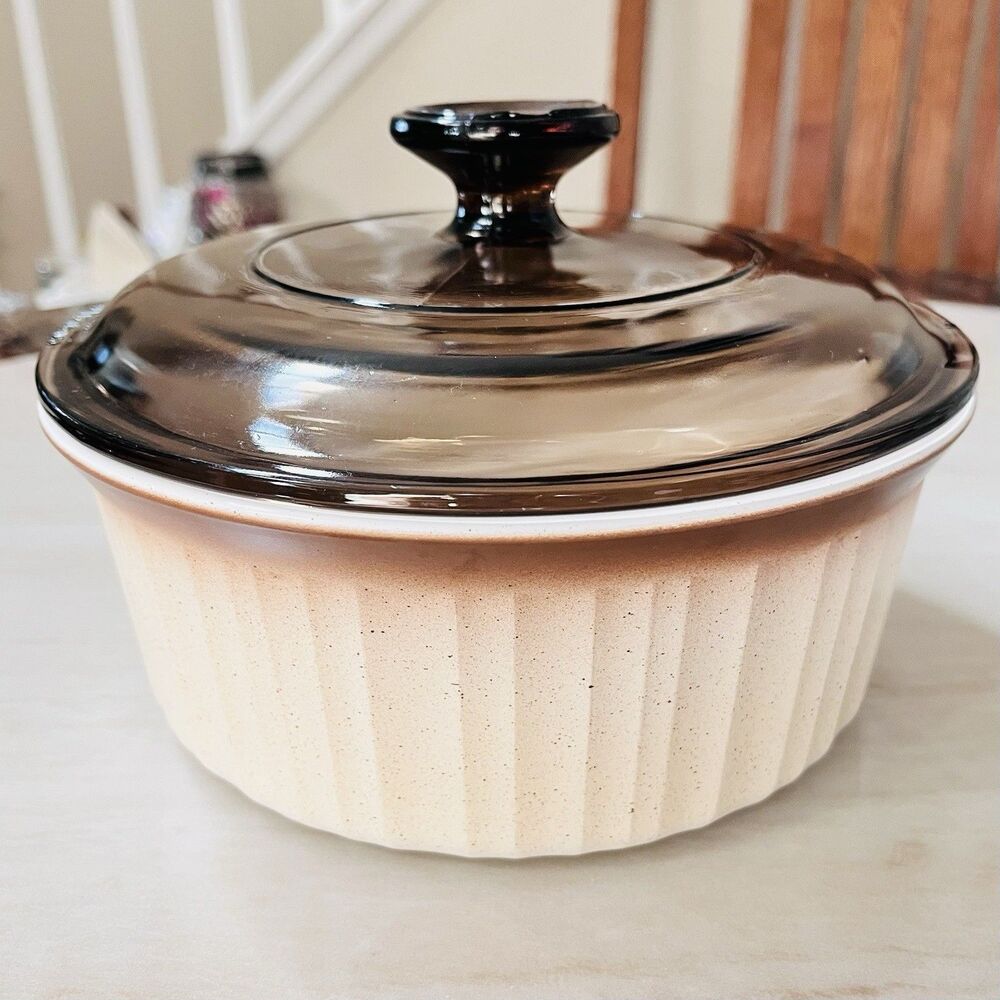 Corning Ware French Bisque 1.5 Qt Round Casserole with Lid F-5-B Shades Of Brown